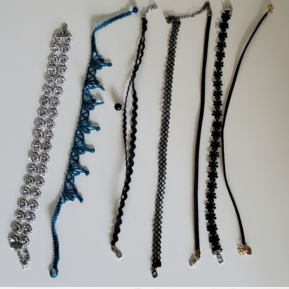 7 chokers, black, knit, beaded and more - Picture 5 of 6